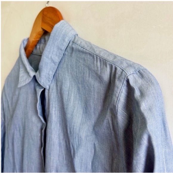 GAP Boyfriend Fit Metallic Chambray Button Down - Picture 3 of 6